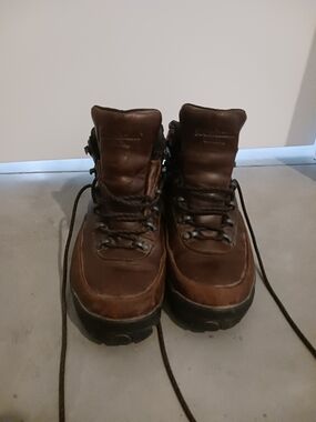 Brown Dunham Women's Leather Hiking Boots